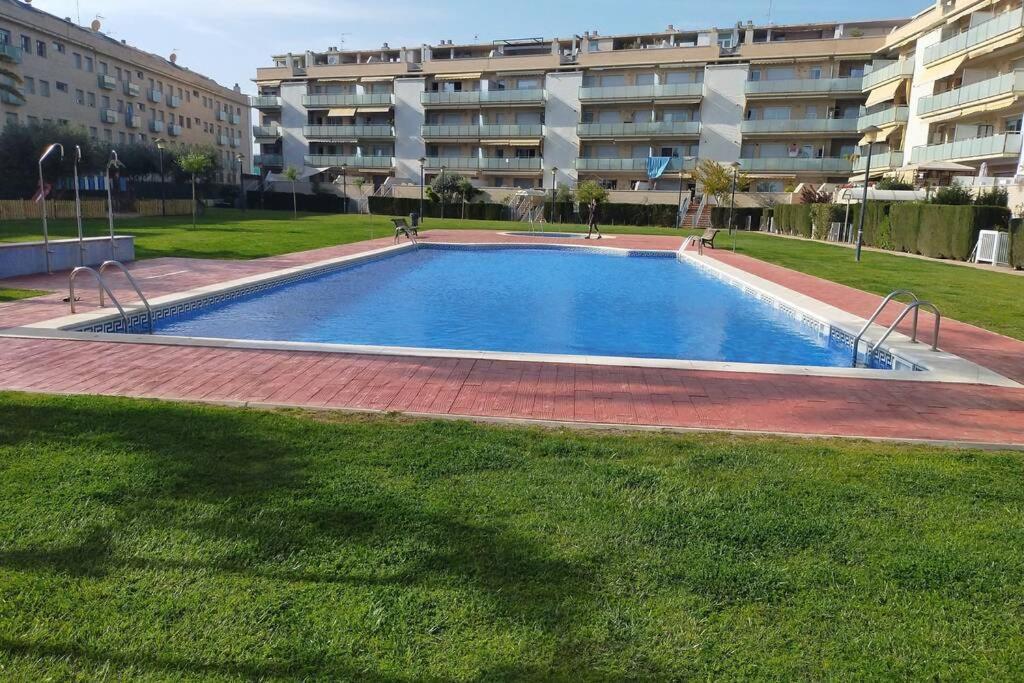 Apartamento Para 5 Personas Frente Al Mar Con Piscina Y Parking กูเบเยส ภายนอก รูปภาพ