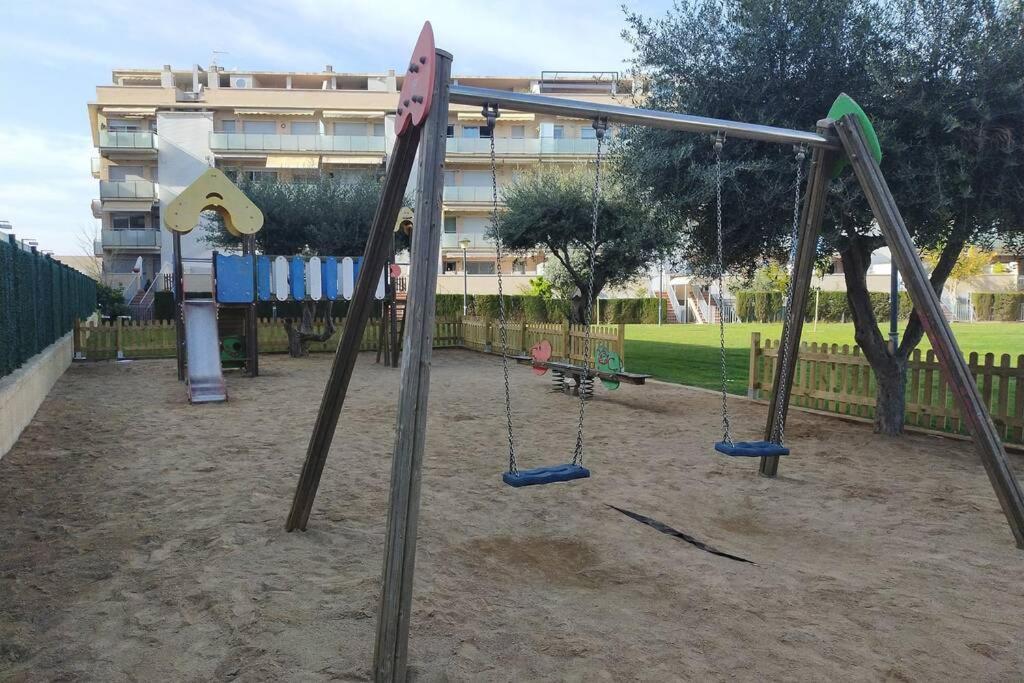 Apartamento Para 5 Personas Frente Al Mar Con Piscina Y Parking กูเบเยส ภายนอก รูปภาพ